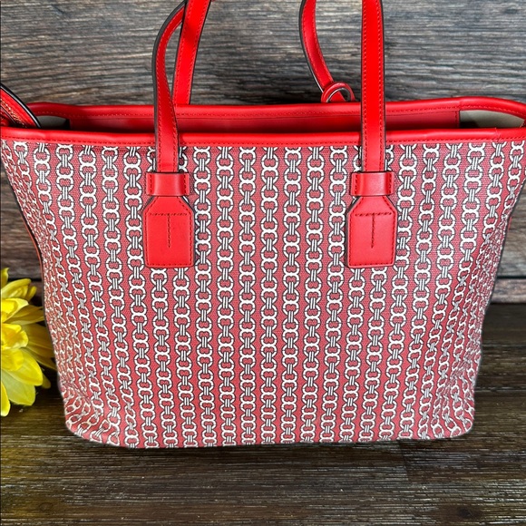 Tory Burch Red and White Gemini Link Canvas Tote! - Picture 5 of 10